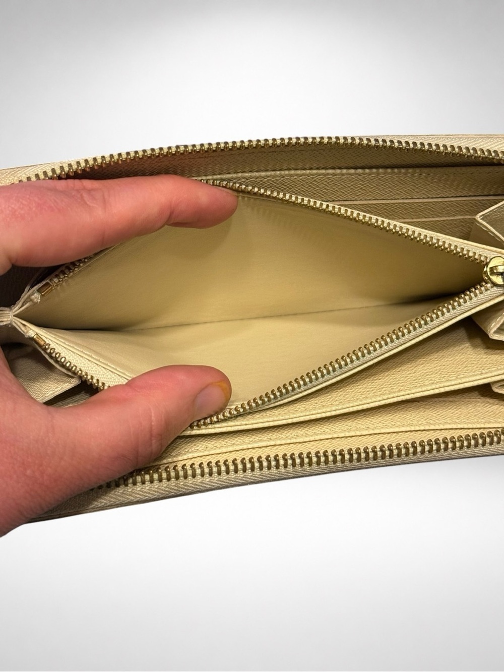 Louis Vuitton Zippy Wallet Damier Azur Canvas Zip Around Long Wallet White - Picture 9 of 16